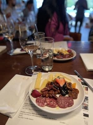 Tinto Wine & Cheese – Virginia Beach